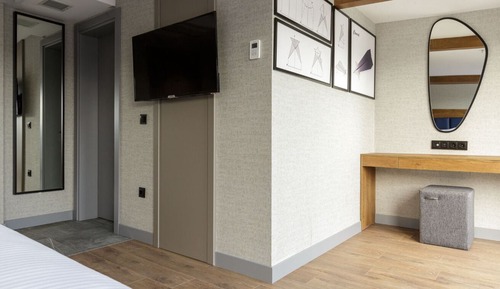 Deluxe Room, Balcony