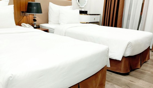 Honeymoon Suite