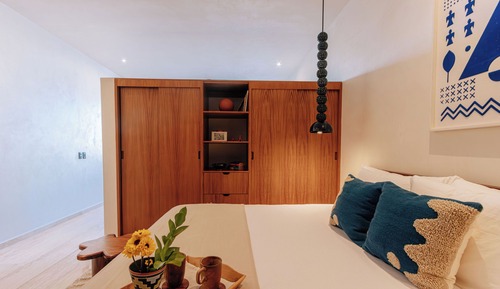 Deluxe Suite Can