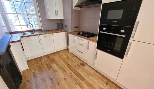 Deluxe Apartment