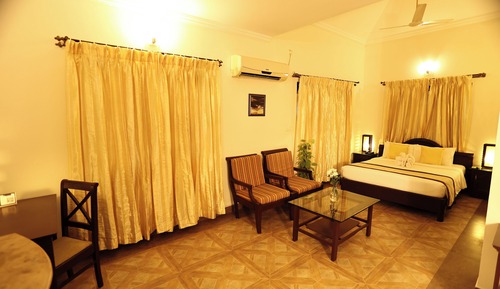 Deluxe Room with Sitting Area