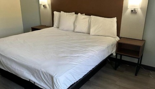 Standard Studio, 1 King Bed