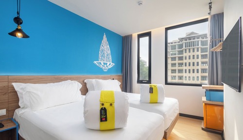 Twin Room (COSI Plus with Daily food & drink credit)