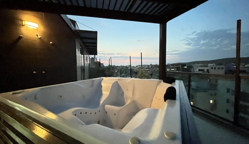 Deluxe Apartment, 4 Bedrooms, Jetted Tub, Bay View