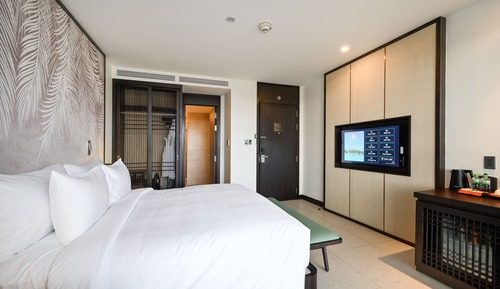 Standard Room, 1 King Bed, Garden View