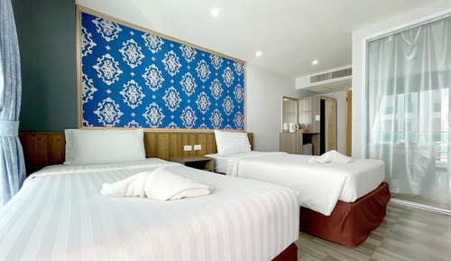 Superior Room, 2 Twin Beds, Pool View