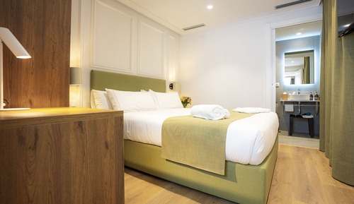 Double Room (Interior)