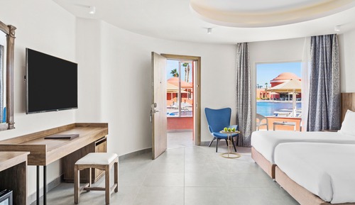 Deluxe Triple Room, Garden View