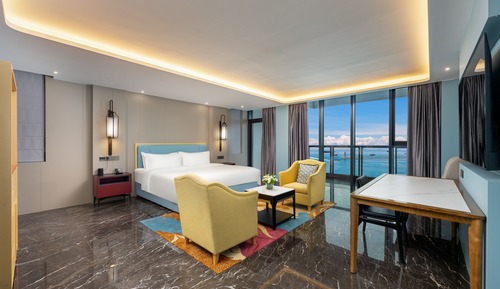 Standard Room, 1 King Bed, Balcony, Sea View