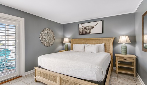 Condo, 2 Bedrooms