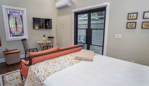 Studio (1 Bedroom)