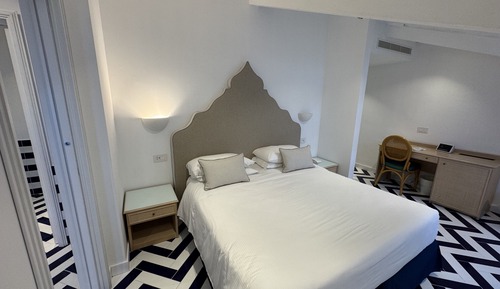 Deluxe Double Room (Attic - No view)