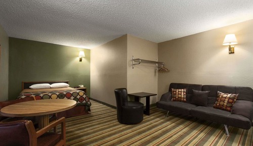 Suite, 2 Queen Beds, Microwave