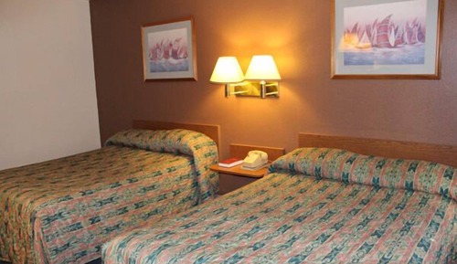 Standard Room, 2 Double Beds (No Pets Allowed)