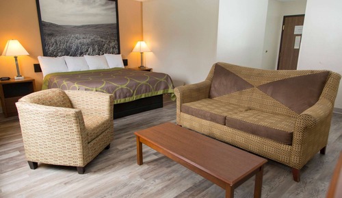 Suite, 1 King Bed, Non Smoking
