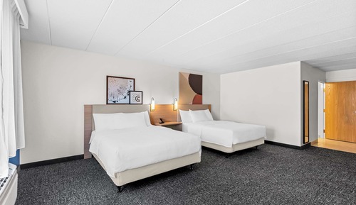 Room, 2 Queen Beds, Accessible (Roll-In Shower)