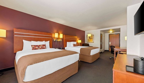 Deluxe, Two Queen Beds, Non Smoking