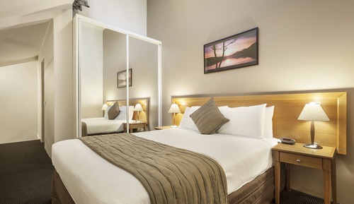 Standard Two Bedroom Apartment - Daily Housekeeping