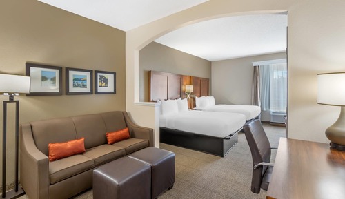 Suite, 2 Queen Beds, Non Smoking