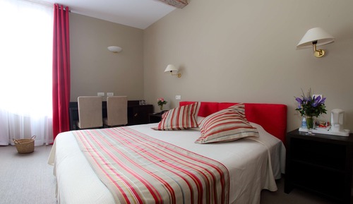Comfort Room, 1 King Bed, Non Smoking, Garden View