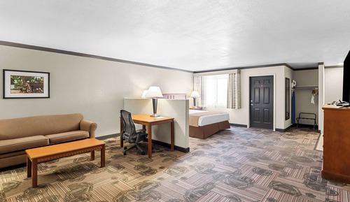 Suite, 1 King Bed, Non Smoking, Refrigerator & Microwave (Oversized Room;with Sofabed)