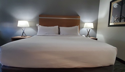 Suite, 1 King Bed, Accessible, Non Smoking (Mobility)