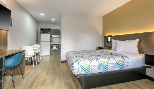 Standard Room, 1 Queen Bed, Accessible, Non Smoking