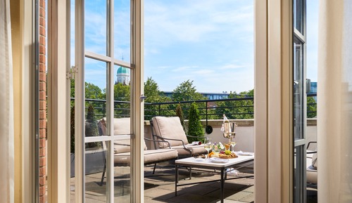 Suite, 1 Bedroom (Dining, Outdoor Terrace)