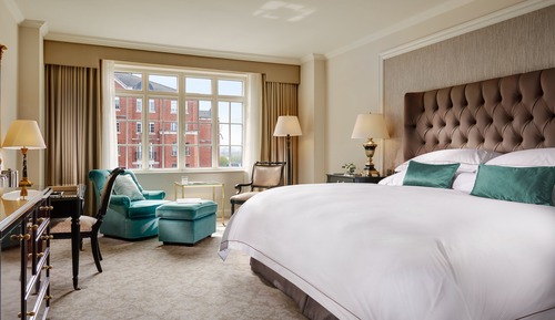 Classic Room, 1 King Bed, Courtyard View