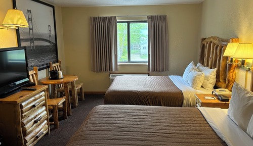 Traditional Room, 2 Queen Beds, Non Smoking (Courtside)