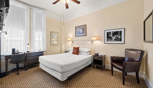 Room, 1 Queen Bed, Accessible (Comfy)