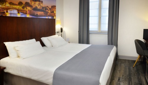 Superior Room, 1 King Bed, Non Smoking (Larger Room)