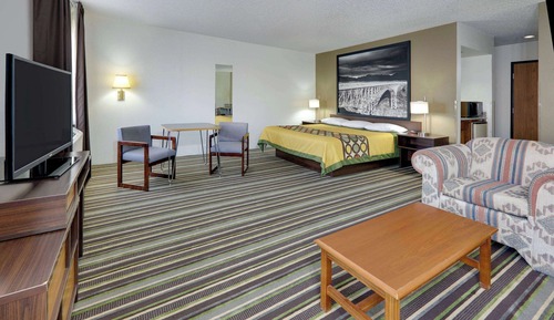 Studio Suite, 1 King Bed, Non Smoking