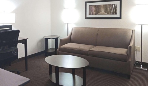 Suite, 1 King Bed, Accessible, Non Smoking