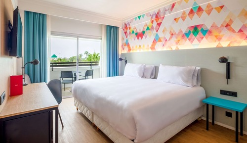 Superior Room, Pool View