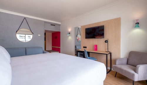 Superior Room, Pool View