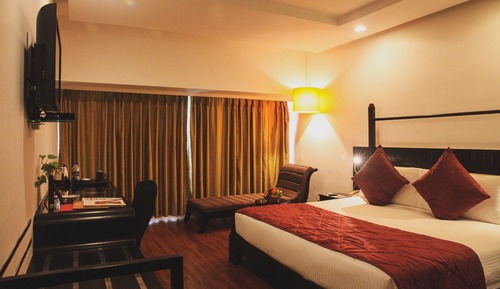 Superior Garden View Room Queen Bed