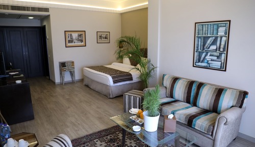Junior Suite, 1 King Bed, Partial Sea View