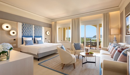 Junior Suite, 1 King Bed with Sofa bed, Bay Side