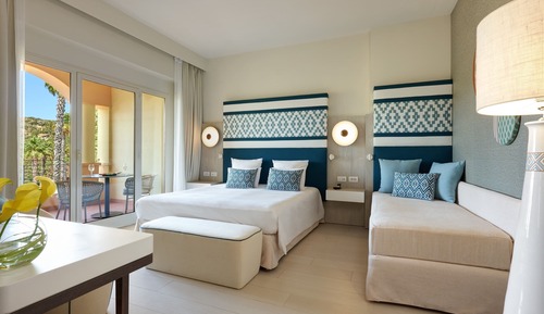 Deluxe Triple Room, Garden View