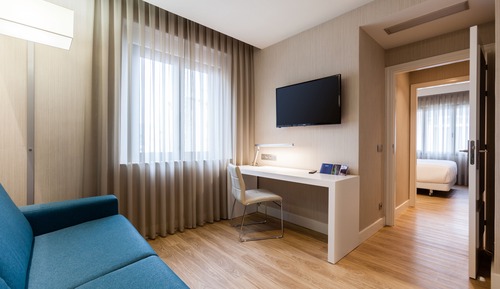 Family Room (2 adults + 2 children)
