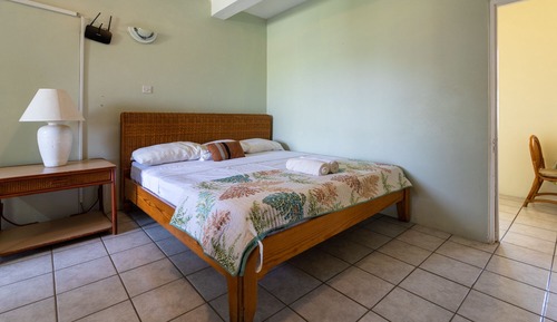 Basic Single Room, 1 King Bed, Kitchenette, Sea View