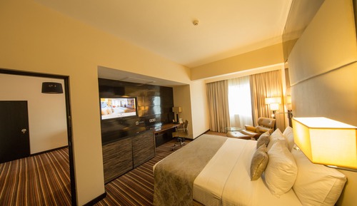 Suite, 1 King Bed, Non Smoking