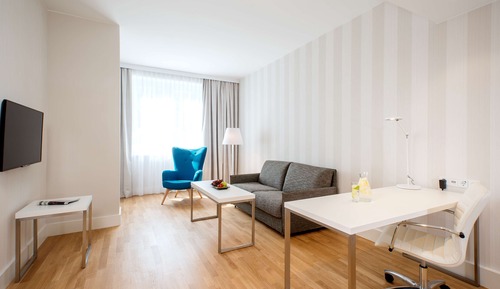 Family Room (2 adults + 2 children)