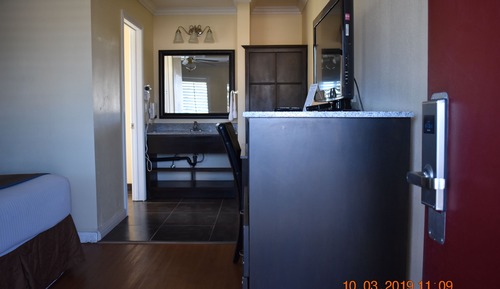 Standard Room, 1 Queen Bed (Second floor)