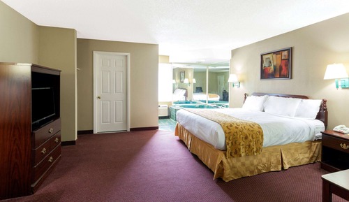 Studio Suite, 1 King Bed, Non Smoking