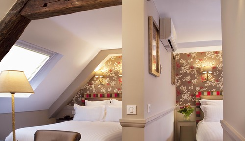 Quadruple Room, stairway access
