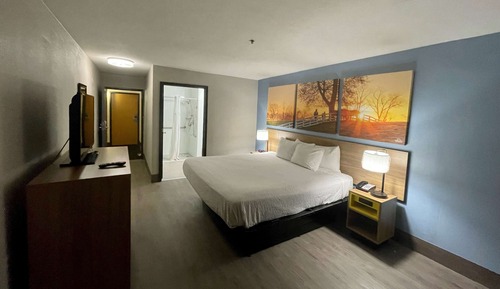 Standard Room, 1 King Bed, Non Smoking