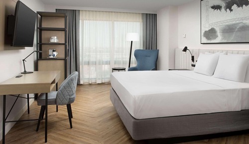 Studio Suite, 1 King Bed, Non Smoking