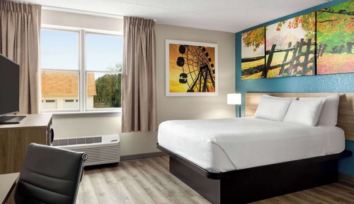 Standard Single Room, 1 Queen Bed, Accessible